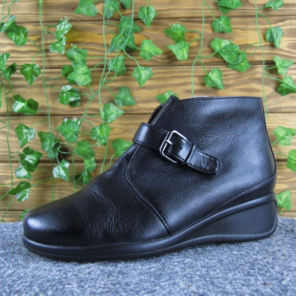 Trotters Ankle Boots Women's 6.5 WW Black Leather Buckle Zip Up Comfort Wedge - Picture 1 of 8